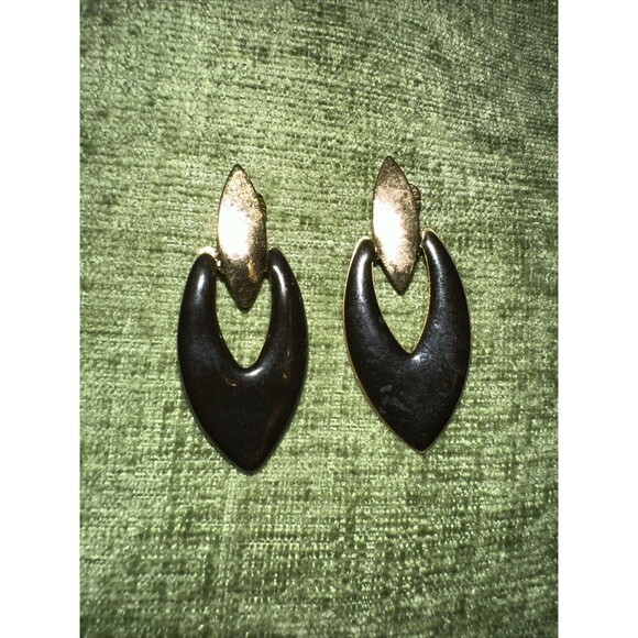 Lot Of 6 Vintage Clip On Earrings Metal Wood Variety Of Styles 1 Pair Are Post - Picture 15 of 15